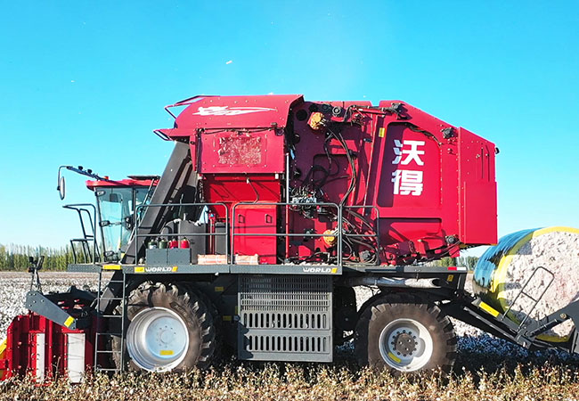 Хлопкоуборочный комбайн3